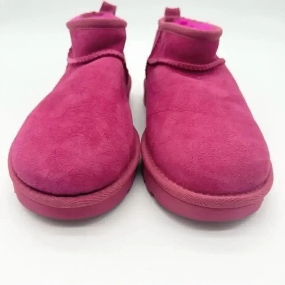 UGG W CLASSIC ULTRA MINI SIZE 6
